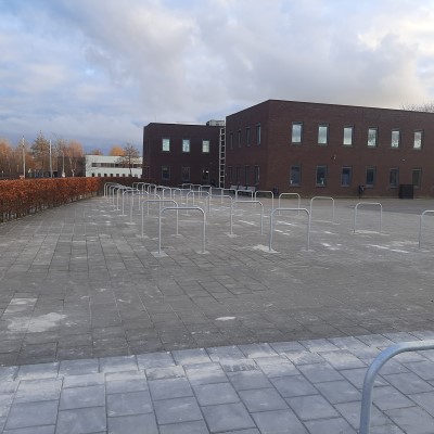 Drijfhout Schoolplein aanleggen