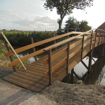 Drijfhout Bruggen en steigers